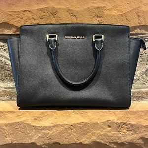 Michael Kors Large Selma Saffiano Bag